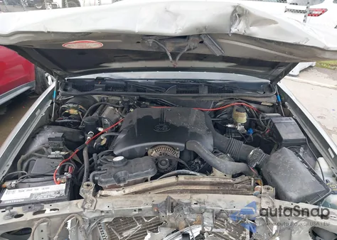 1999 Mercury Grand Marquis Gs из США, поврежденный, VIN 2MEFM74W0XX690526